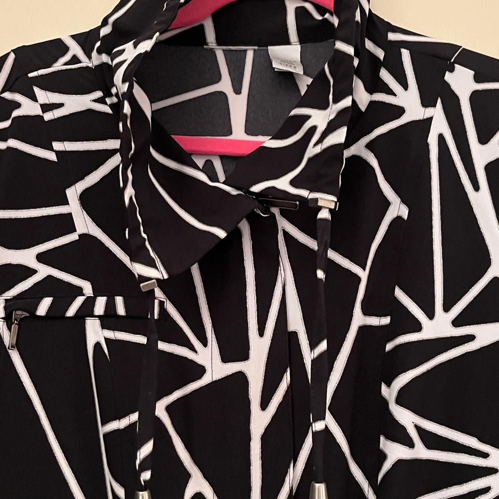 Zenergy by Chico’s Black and White Geometric Women's Jacket - Picture 2 of 6